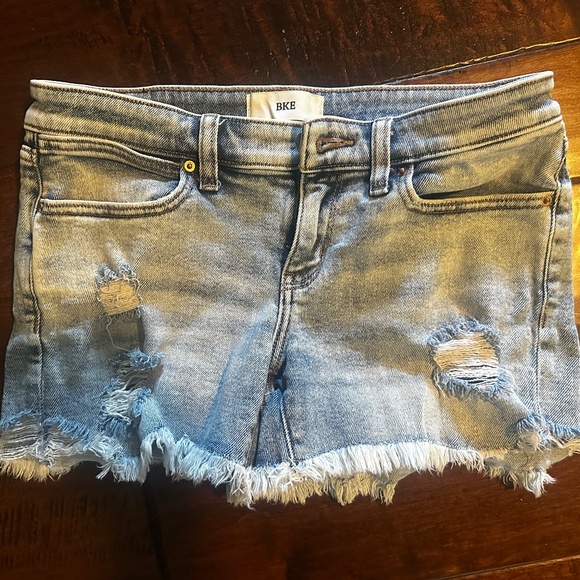 BKE Stella Jean shorts / distressed / stretchy - Picture 1 of 5